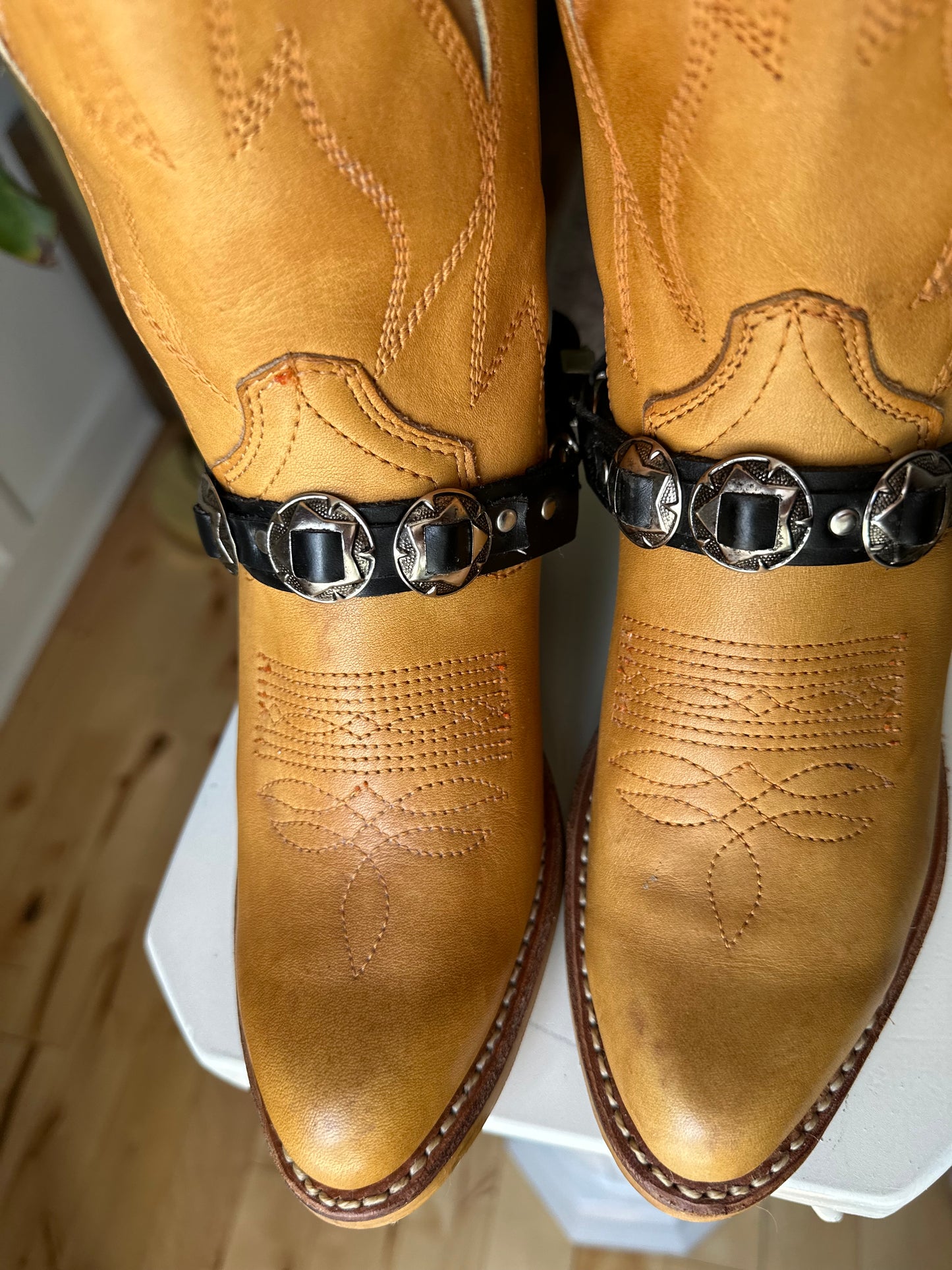 Vintage Leather Cowboy Boots with Boot Straps Size 6.5