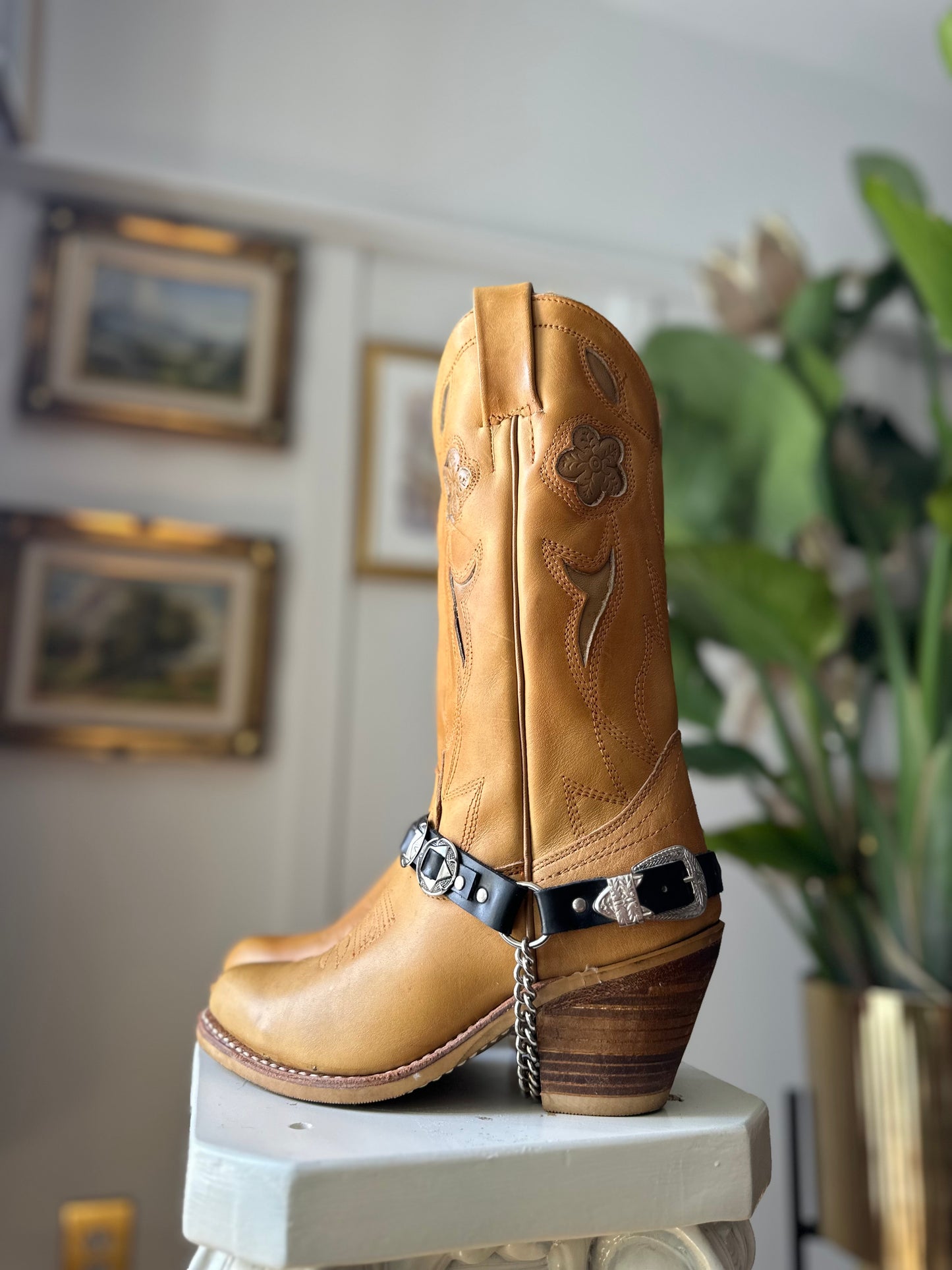 Vintage Leather Cowboy Boots with Boot Straps Size 6.5