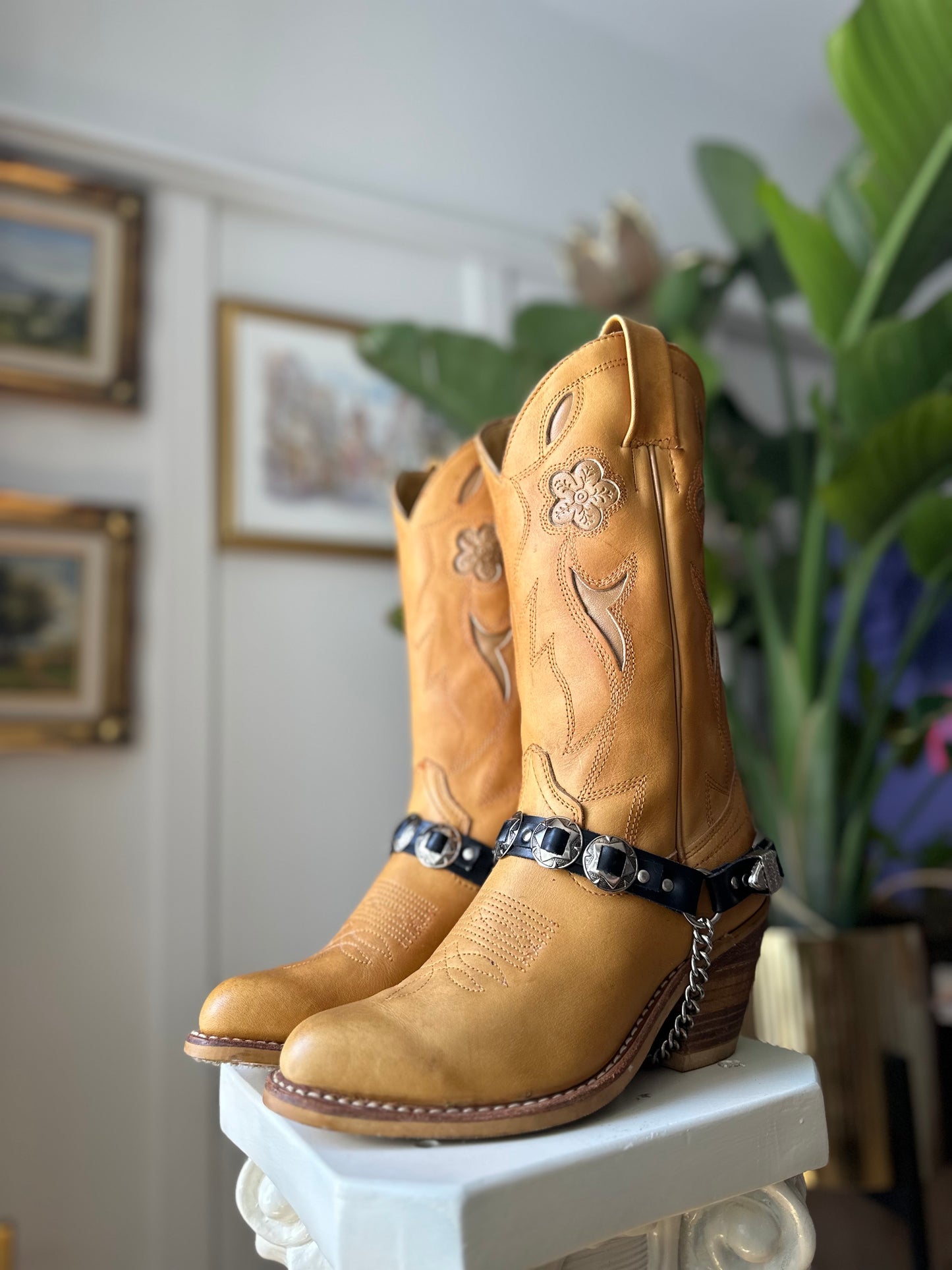 Vintage Leather Cowboy Boots with Boot Straps Size 6.5