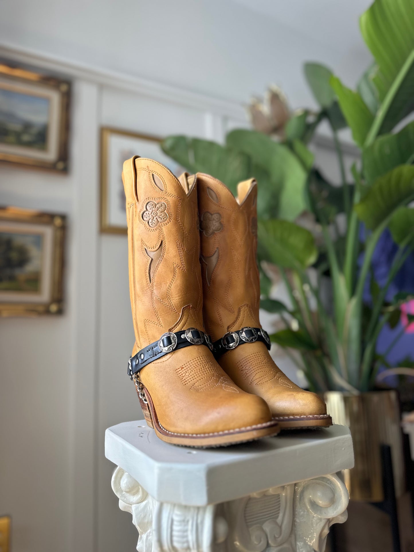 Vintage Leather Cowboy Boots with Boot Straps Size 6.5