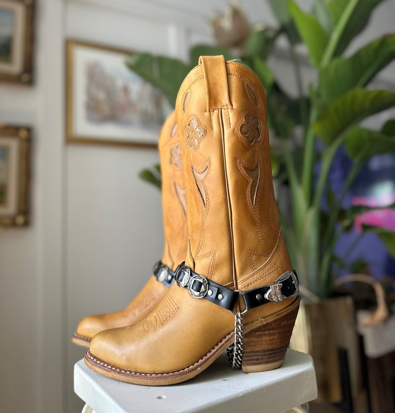 Vintage Leather Cowboy Boots with Boot Straps Size 6.5