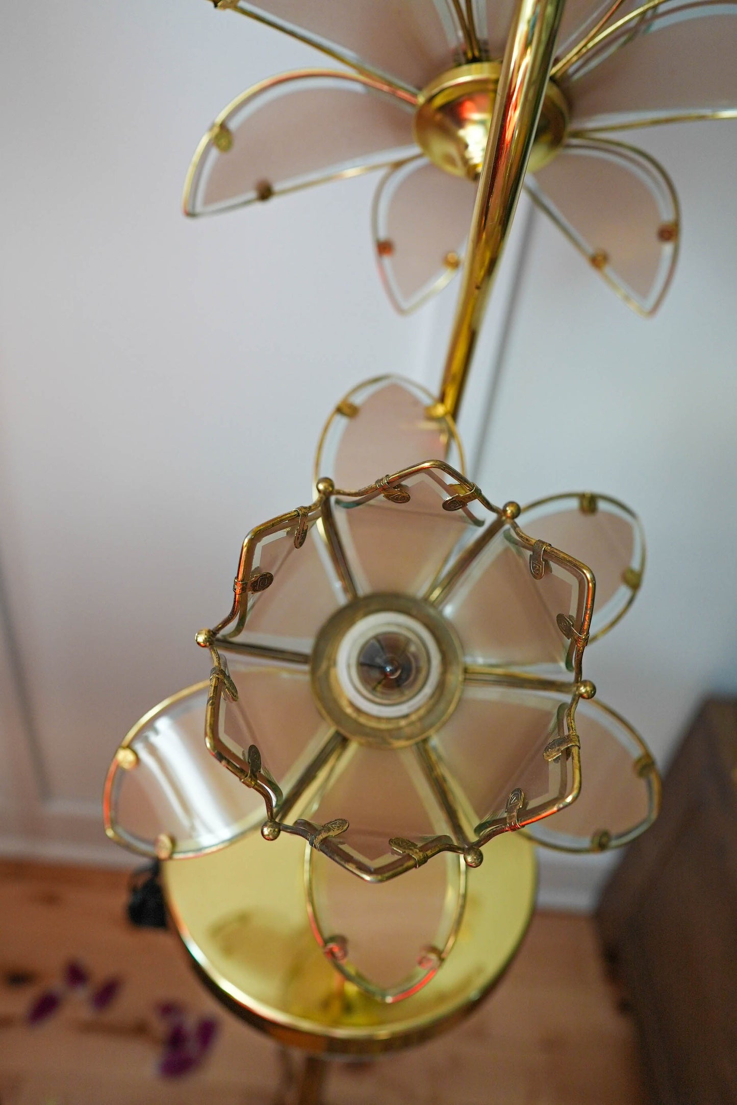 1970's Gold Vintage Pink & Gold Lotus Table Lamp with 3 Heads